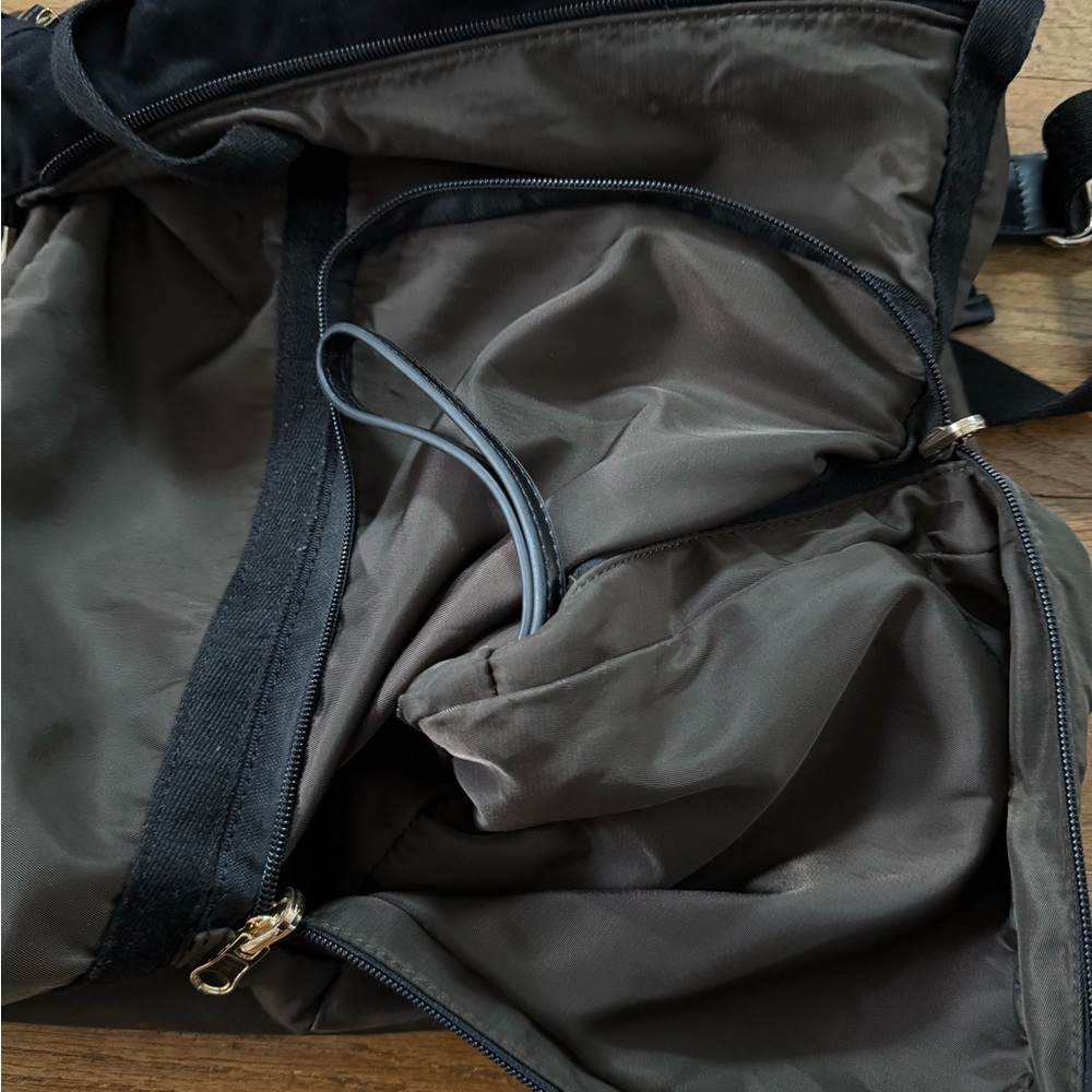 Black Rivet Collapsable Foldable Crossbody Bag To… - image 4